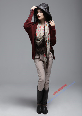 供應(yīng)上海高端女裝艾菲莎爾秋冬服裝尾貨批發(fā)廣州品牌折扣店貨源批發(fā)