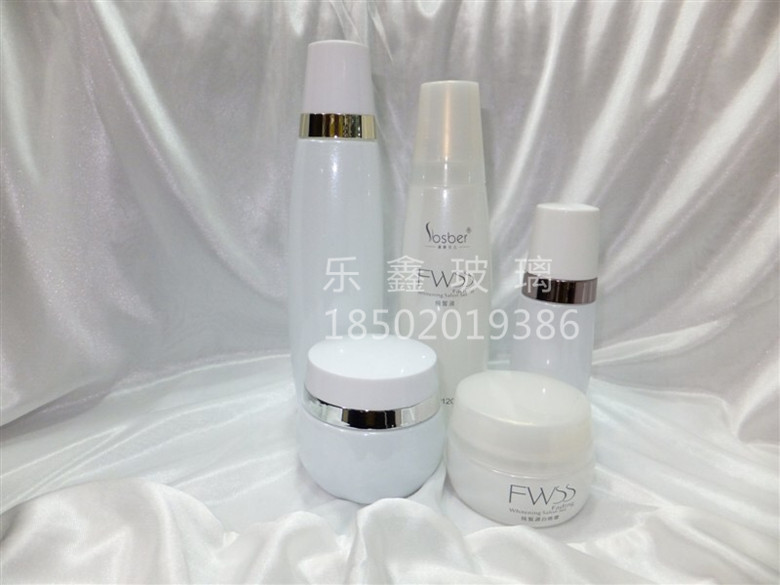 化妝品瓶生產(chǎn)廠， 化妝品玻璃瓶生產(chǎn)廠家，玻璃瓶生產(chǎn)廠家