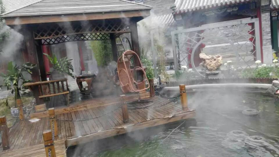 噴霧降溫設(shè)備_小區(qū)綠地人造霧降溫加濕系統(tǒng)