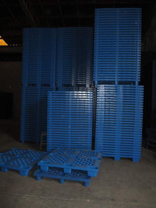 供應(yīng)山東塑料托盤,網(wǎng)格塑料托盤批發(fā)