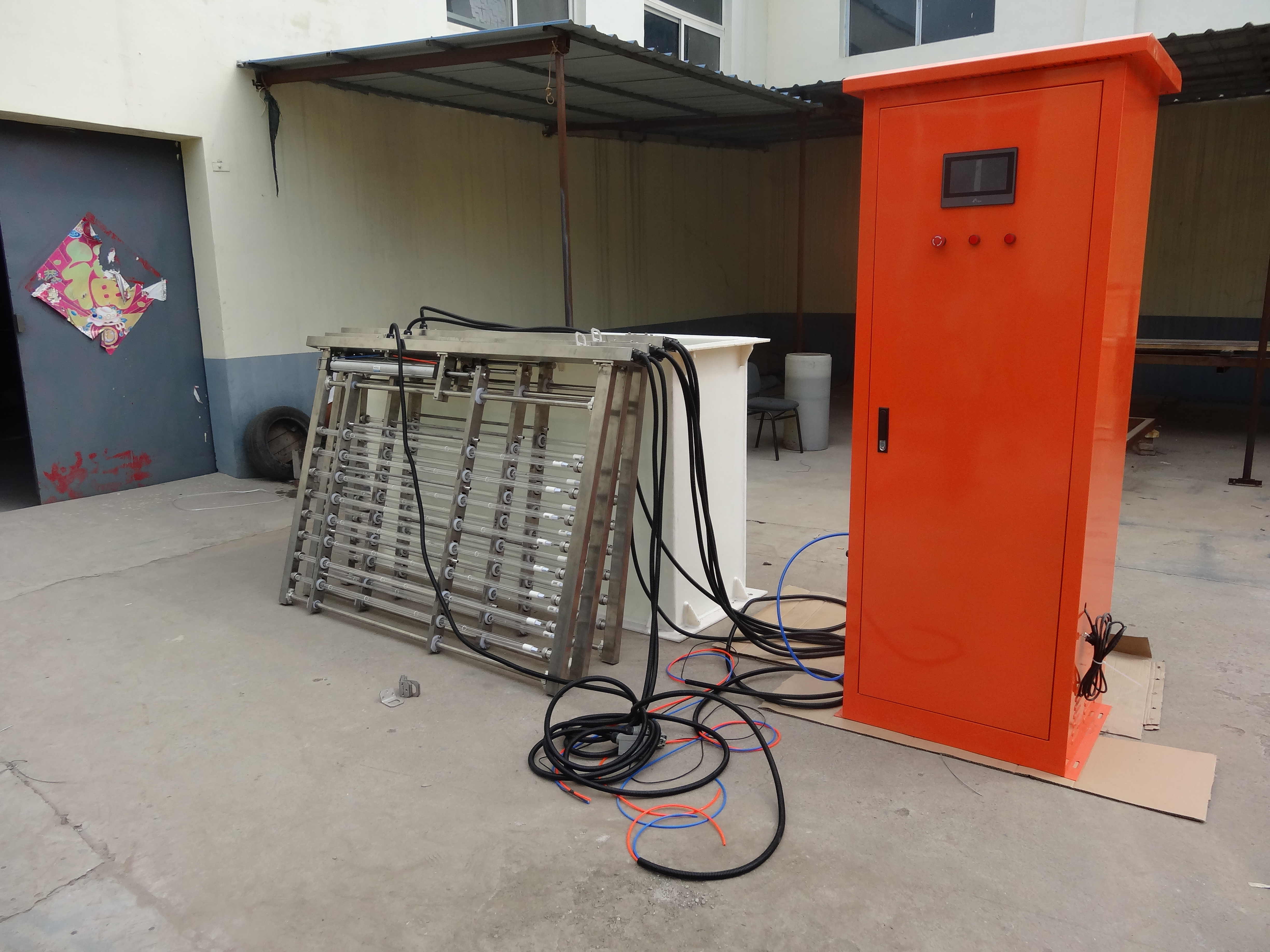 供應框架式紫外線消毒器多少錢一臺，明渠式紫外線消毒器多少錢一臺？