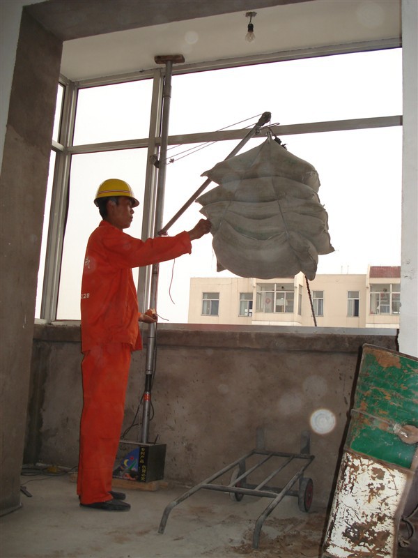 房屋裝修用，吊沙子、水泥、地板磚用小吊機