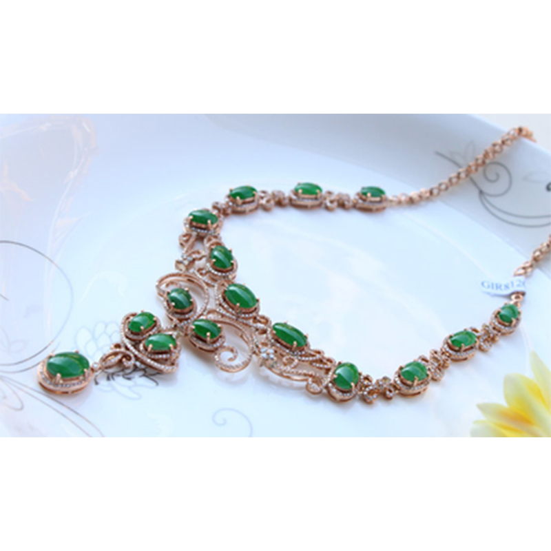 供應(yīng)18K金鑲嵌加工費(fèi)2880元