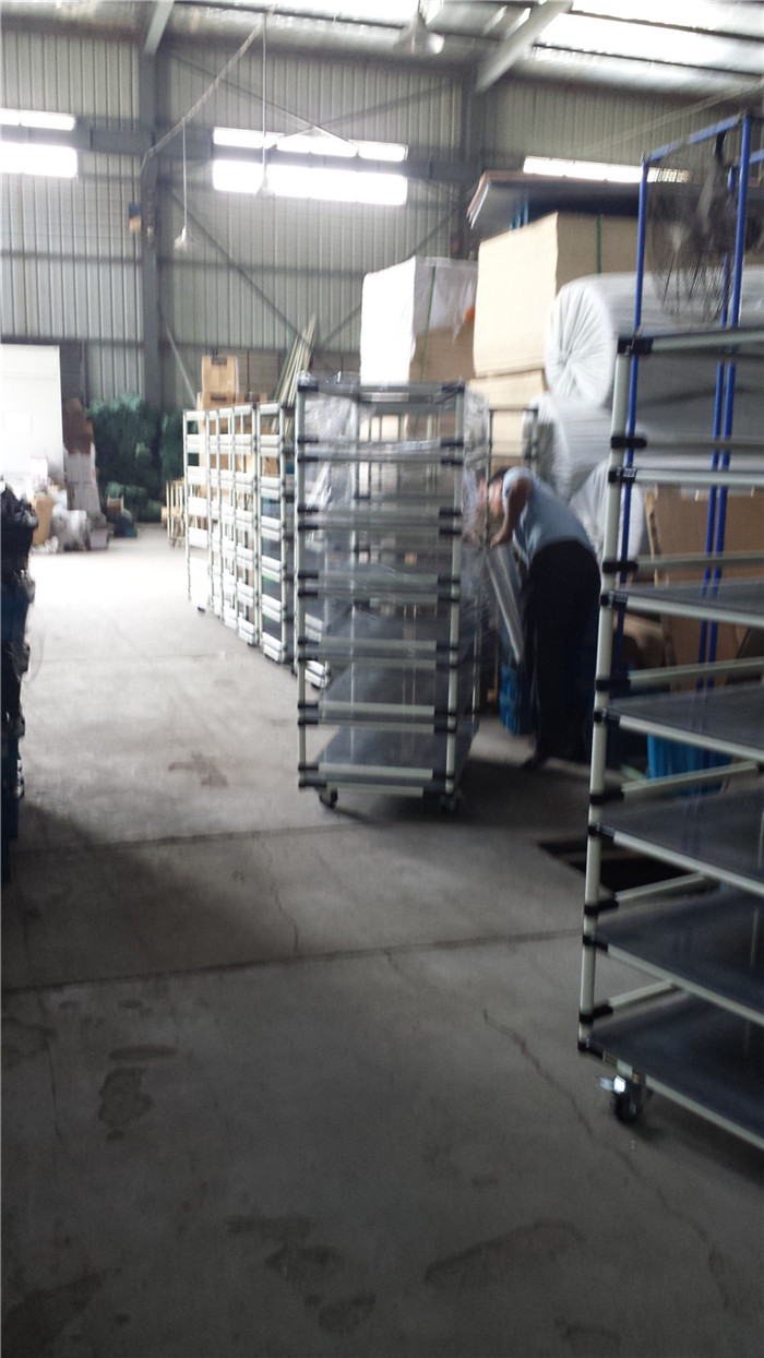 供應(yīng)精益管線棒滾筒工作臺