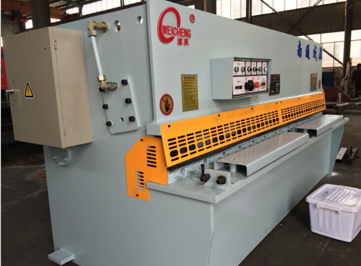 供應(yīng)30*2500剪板機(jī)供應(yīng)