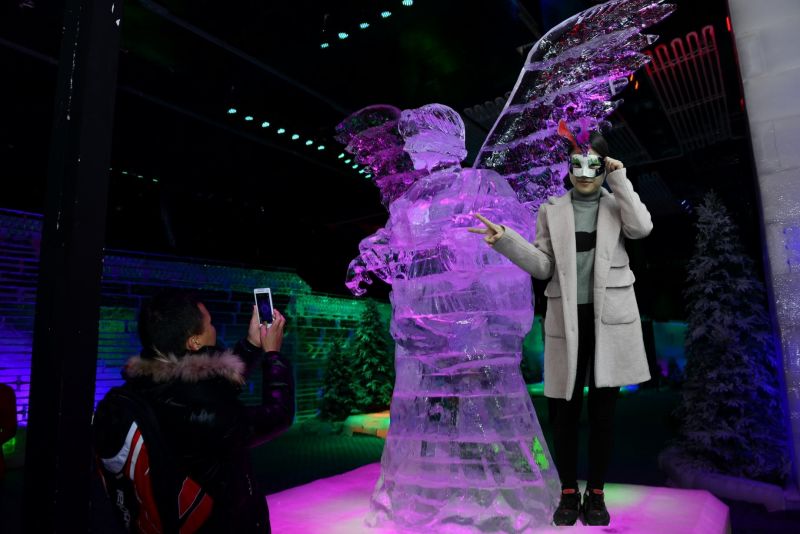 深圳游樂場自助拍照，3D拍照系統(tǒng)，自拍館設(shè)備全套， 照相館設(shè)備全套供應(yīng)深圳游樂場自助拍照