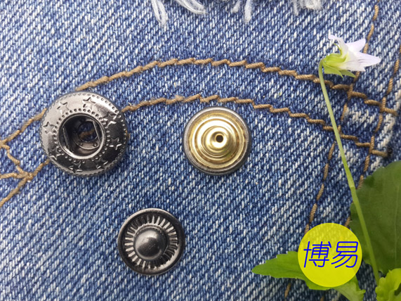 供應(yīng)用于服裝 的四合扣 四合鈕 急鈕 車縫鈕 生產(chǎn)廠家