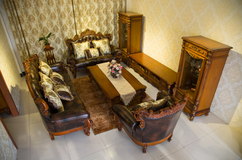 供應(yīng)實(shí)木歐式電視柜