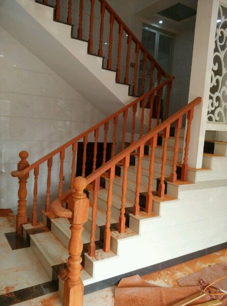 供應(yīng)用于安裝的周口樓梯立柱扶手