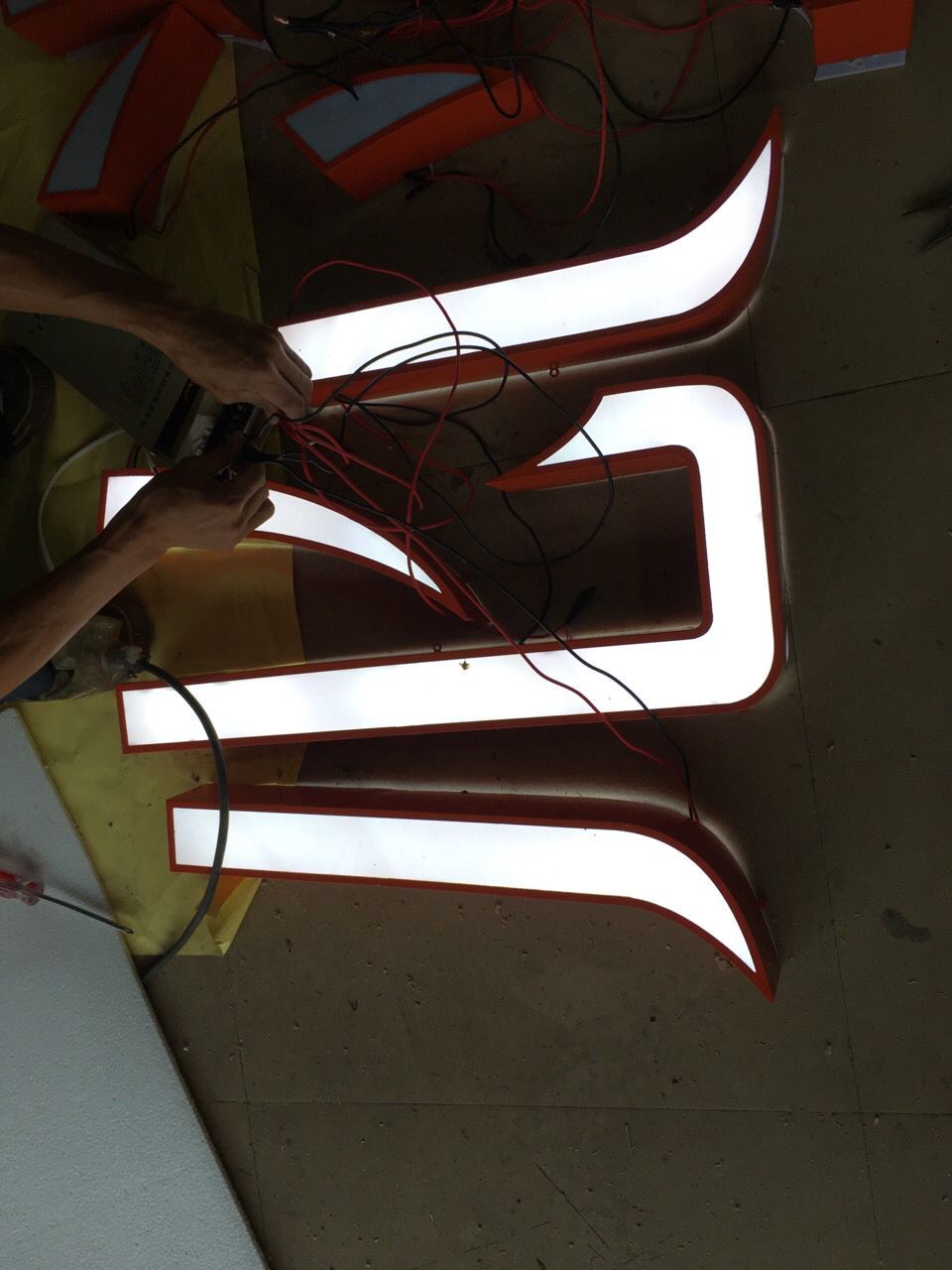 供應廣告立體字,平面發(fā)光燈箱