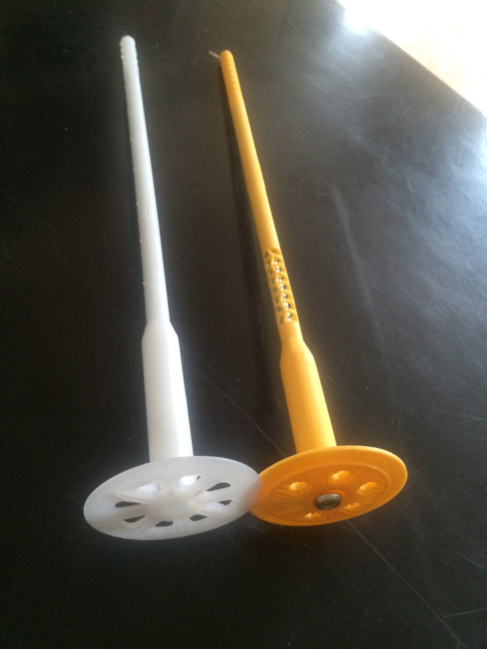 供應(yīng)被動(dòng)房阻熱型保溫釘BLACKFOX保溫釘