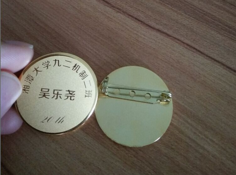 供應(yīng)不銹鋼胸牌定做，24K金胸牌定做，不銹鋼徽章定做找埃菲爾徽章廠