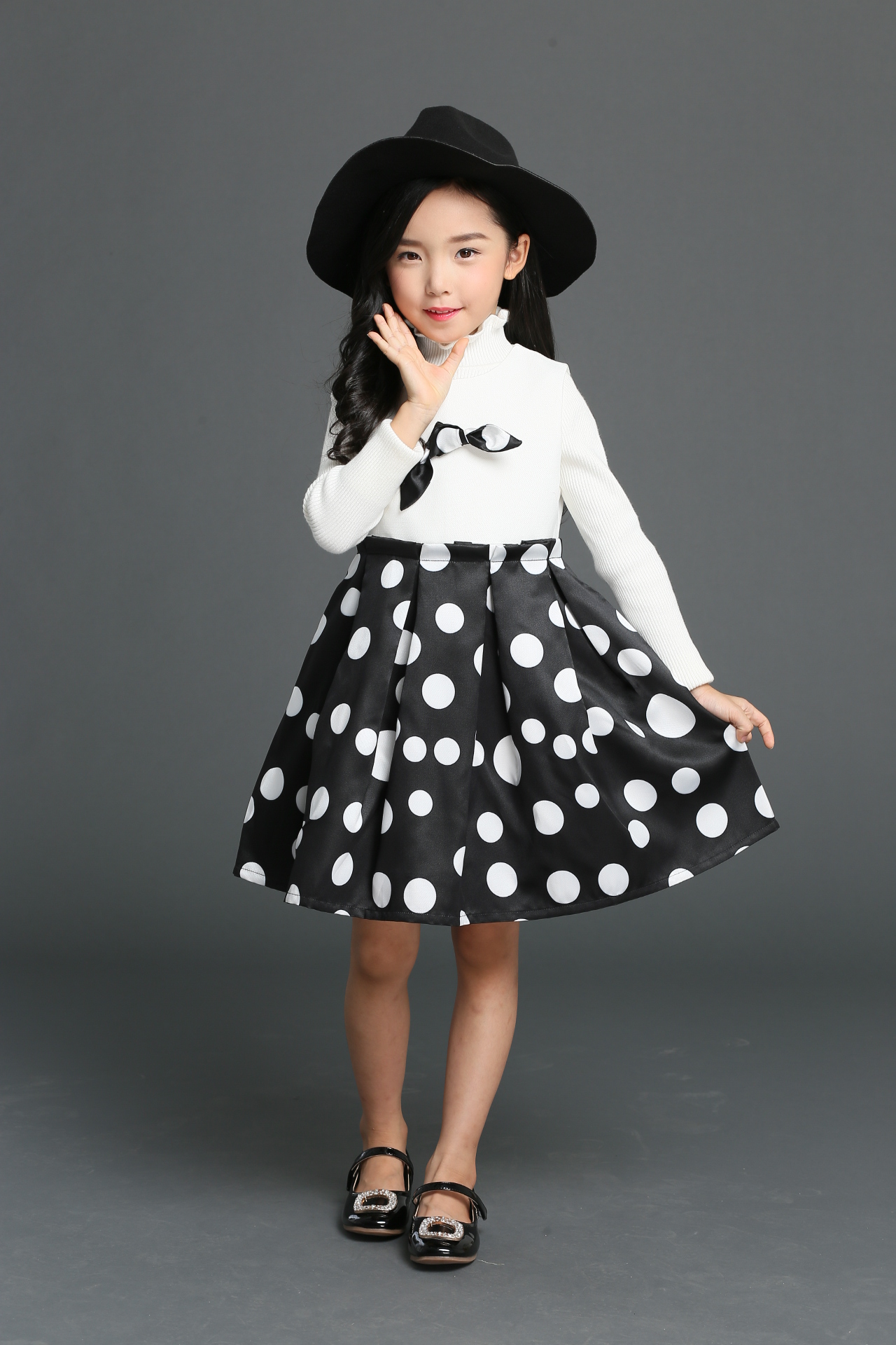 女孩連衣裙 兒童童裝代理加盟 哪家童裝適合加盟 童裝代理加盟電話