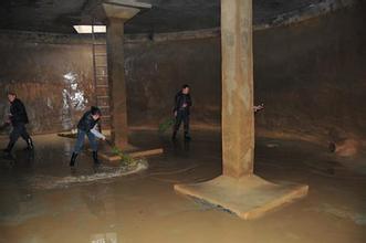 人和水箱游泳池清潔電話