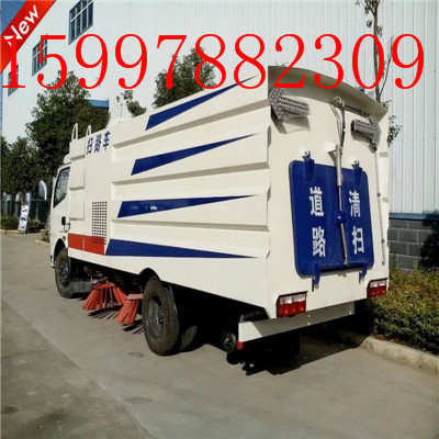 東風(fēng)多利卡掃路車——多功能效率*果好