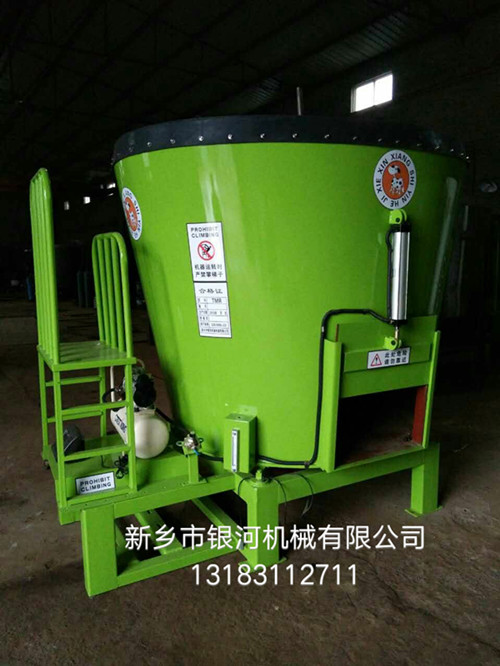 廠家供應(yīng)新鄉(xiāng)5立方TMR全混合飼料攪拌機