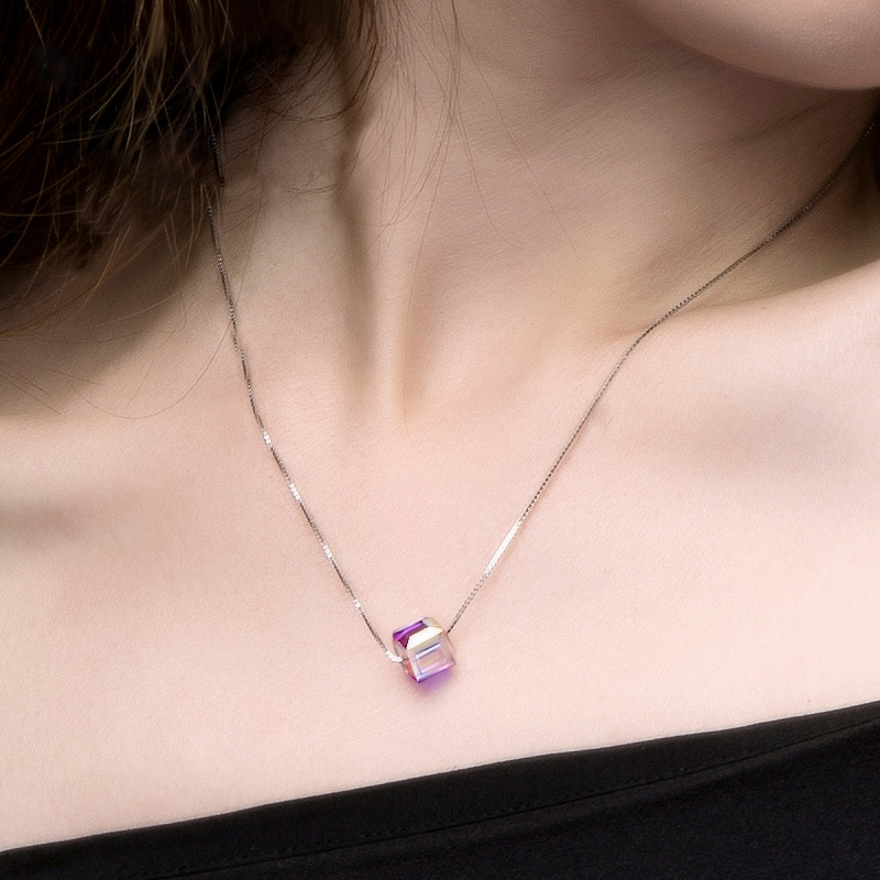 925銀飾品魔方水晶項鏈 女鎖骨鏈吊墜 炫彩水晶短款項鏈廠家批發(fā)