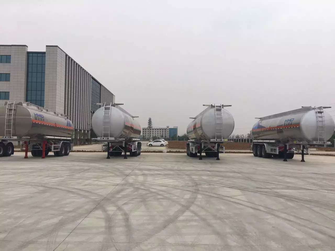 兩橋兩軸鋁合金車油罐車13971794742