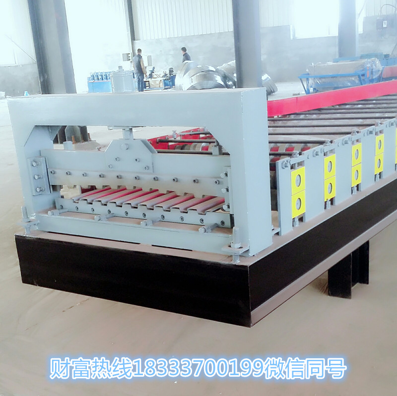 廠家直銷(xiāo)800卷簾門(mén)壓瓦機(jī)設(shè)備