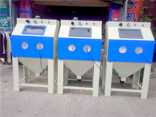 東莞噴砂機(jī)，小型噴砂機(jī)，手動(dòng)噴砂機(jī)，箱式噴砂機(jī)