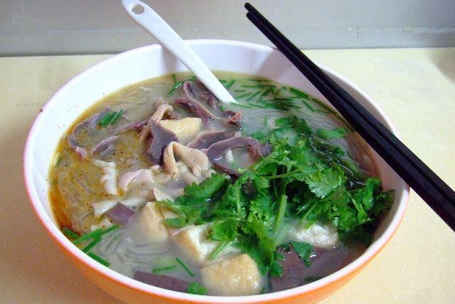 濟(jì)南旋轉(zhuǎn)小火鍋加盟創(chuàng)業(yè) 威海旋轉(zhuǎn)小火鍋技術(shù)培訓(xùn)