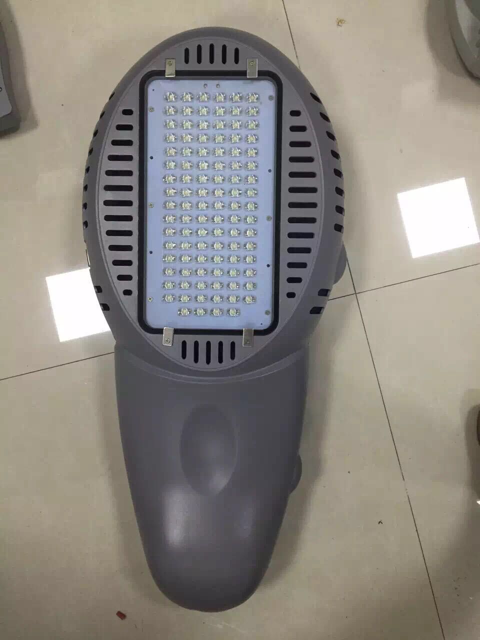 led路燈燈頭拳擊戶外led路燈 led路燈燈頭拳擊款 晶元芯片東*源 廠家直銷質(zhì)保兩年