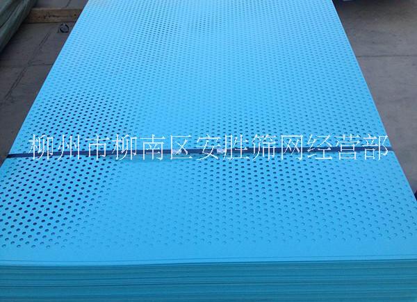 柳州爬架網(wǎng)片廠家 鋼笆網(wǎng)批發(fā) 爬架網(wǎng)價格 新型腳手架爬架網(wǎng)