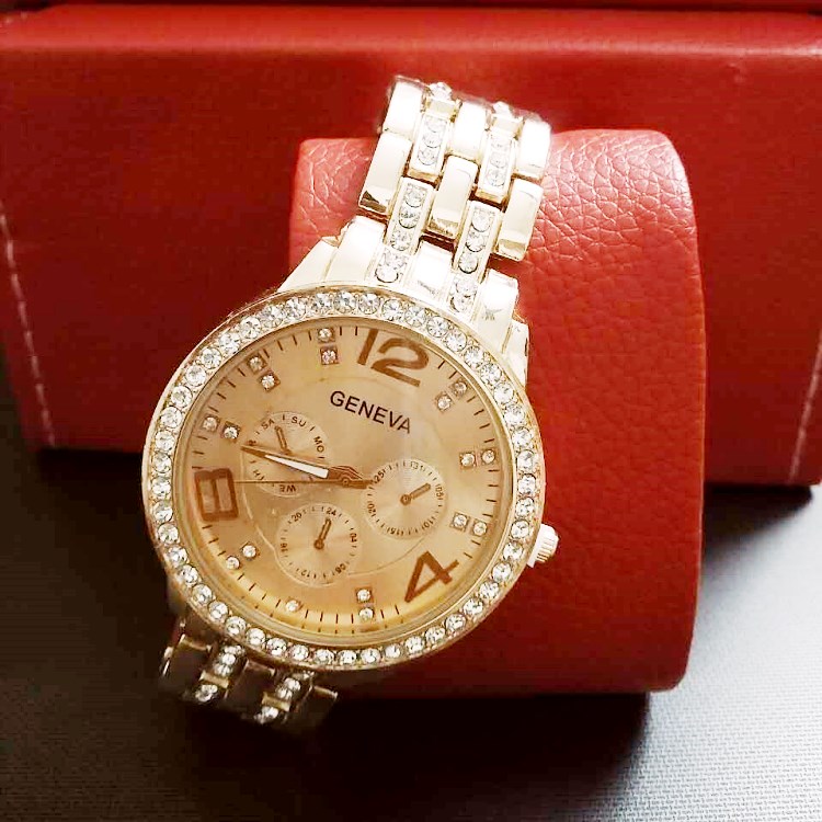 外貿(mào)熱銷日內(nèi)瓦男士玫金色鑲鉆石英手表 小三眼數(shù)字表盤(pán)手表