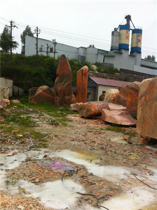 出售公園園林石 置景石 給人一種回歸自然之感