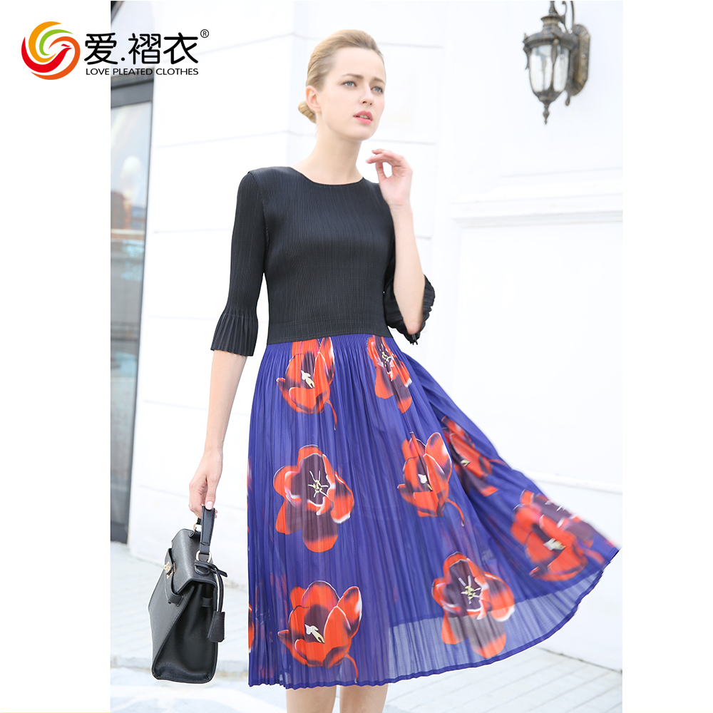 愛(ài)褶衣新款女裝批發(fā)   三宅褶皺服裝拼接印花時(shí)尚百褶連衣裙