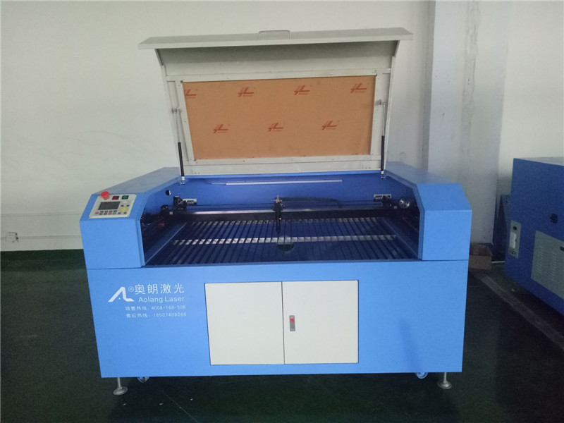 亞克力激光切割機(jī)、廣告雕刻激光機(jī)2017熱銷品