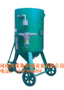 可移動噴砂機 可移動輪式噴砂機都是目前在鋼結構，直行車廠，車輛廠等得到廣泛使用的快速除銹設備