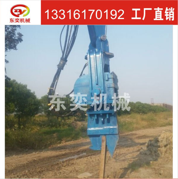 液壓打拔樁機(jī)振動(dòng)錘  是用液壓馬達(dá)驅(qū)動(dòng)的轉(zhuǎn)盤*齒輪內(nèi)藏設(shè)計(jì),有效避免臟污及碰撞,齒輪皆可更換,配合緊密,平穩(wěn)耐用