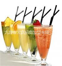 鮮果冰皇飲品精選上等原料 創(chuàng)造出豐富口感的飲品