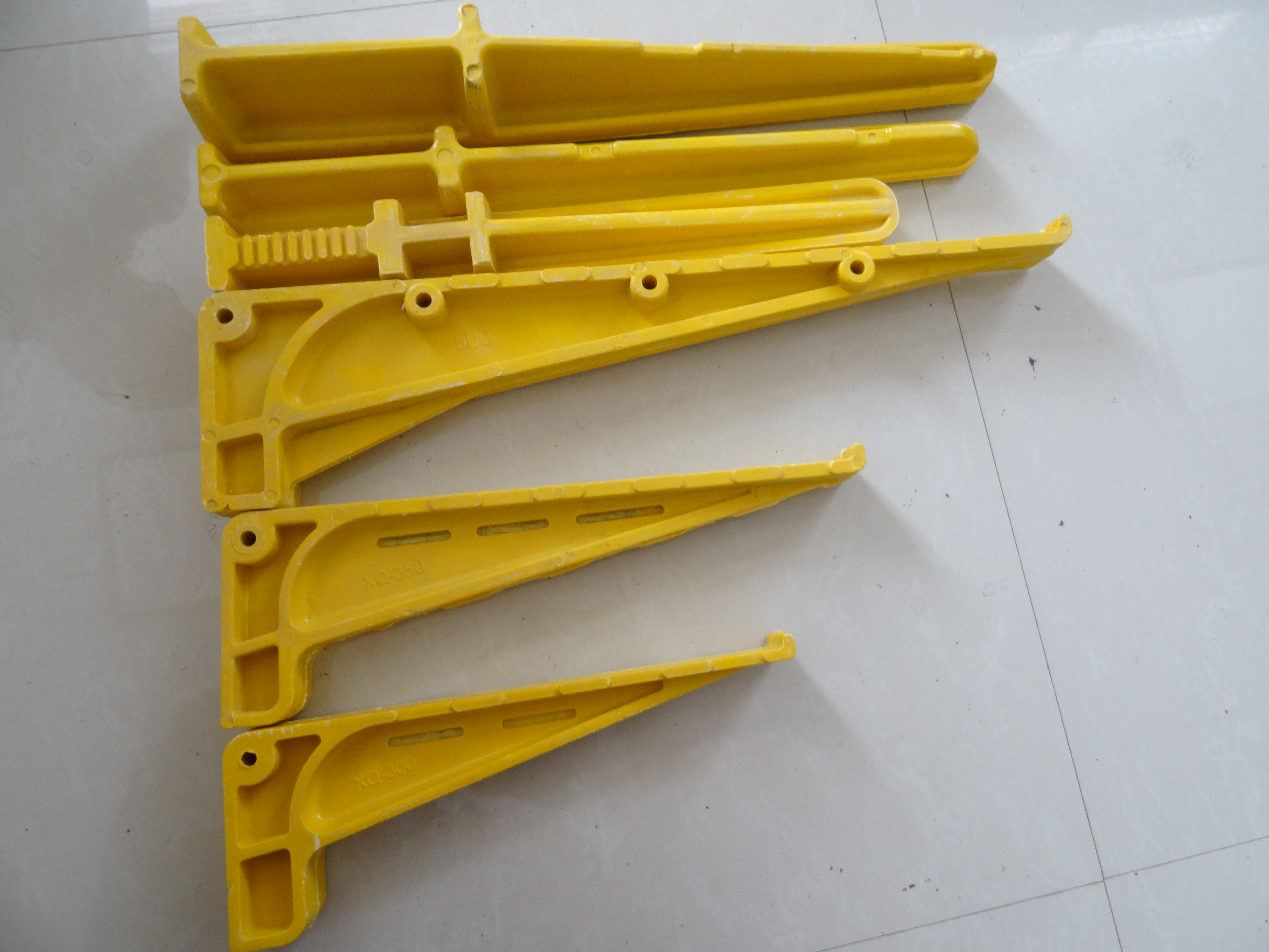 玻璃鋼電纜支架 生產(chǎn)批發(fā)  有現(xiàn)貨廠家  *惠