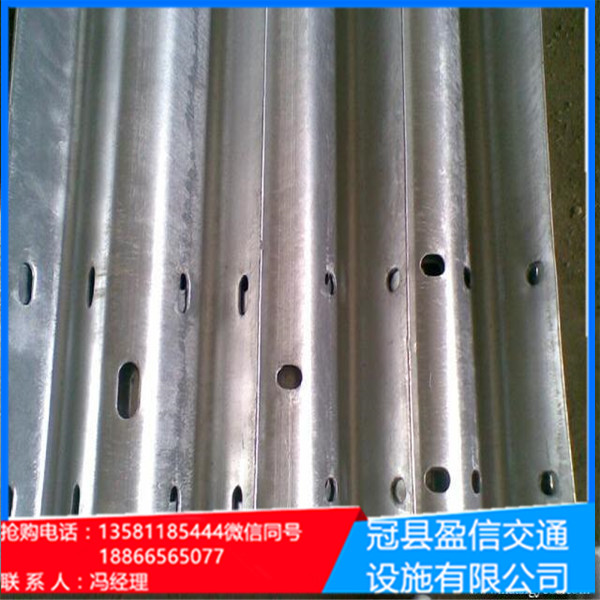 Gr-A-4C路側(cè)A級雙波波形梁   立柱，防阻塊，托架，等交通設施