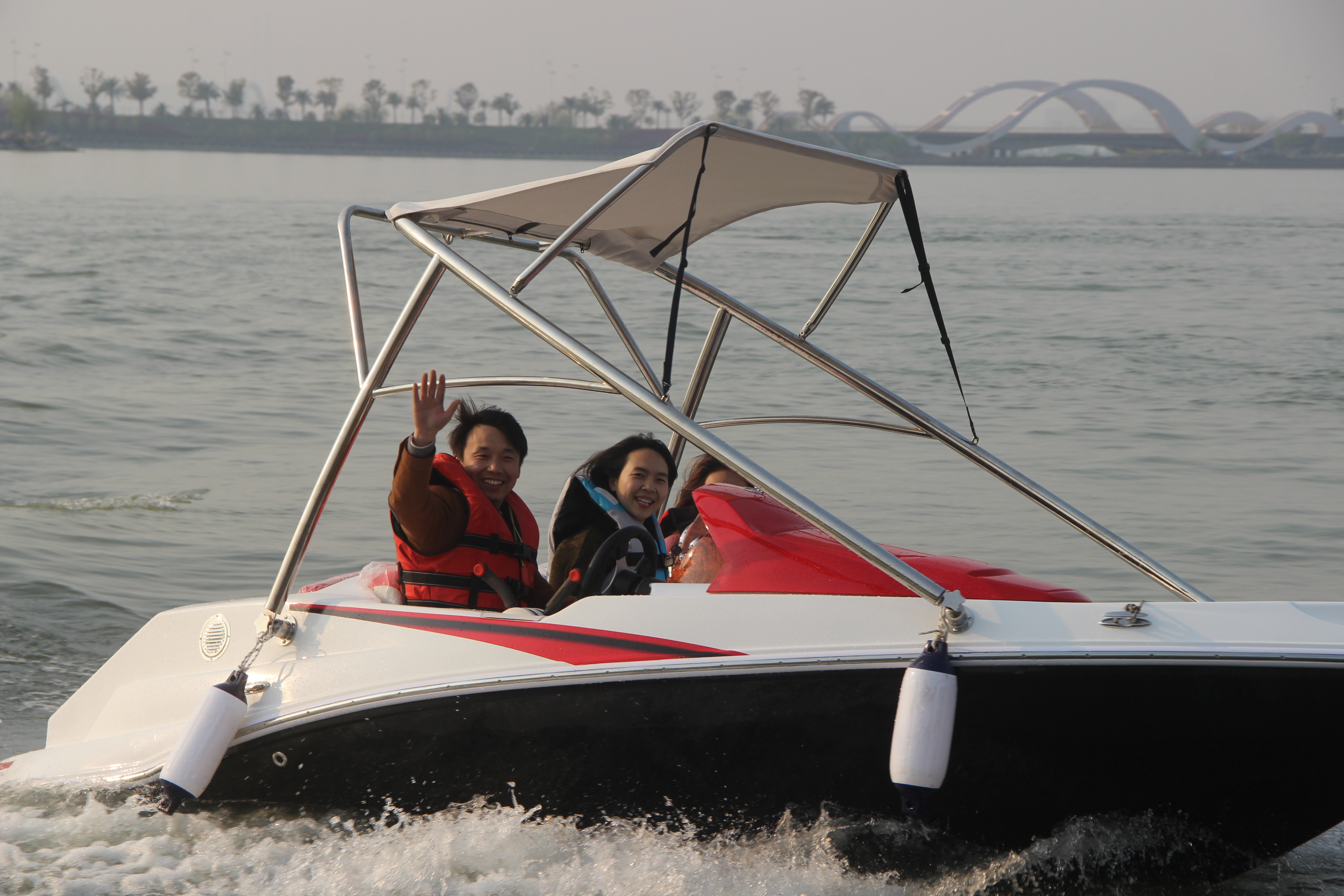 優(yōu)質(zhì)新款海上三亞游艇俱樂部游艇快艇私人游艇