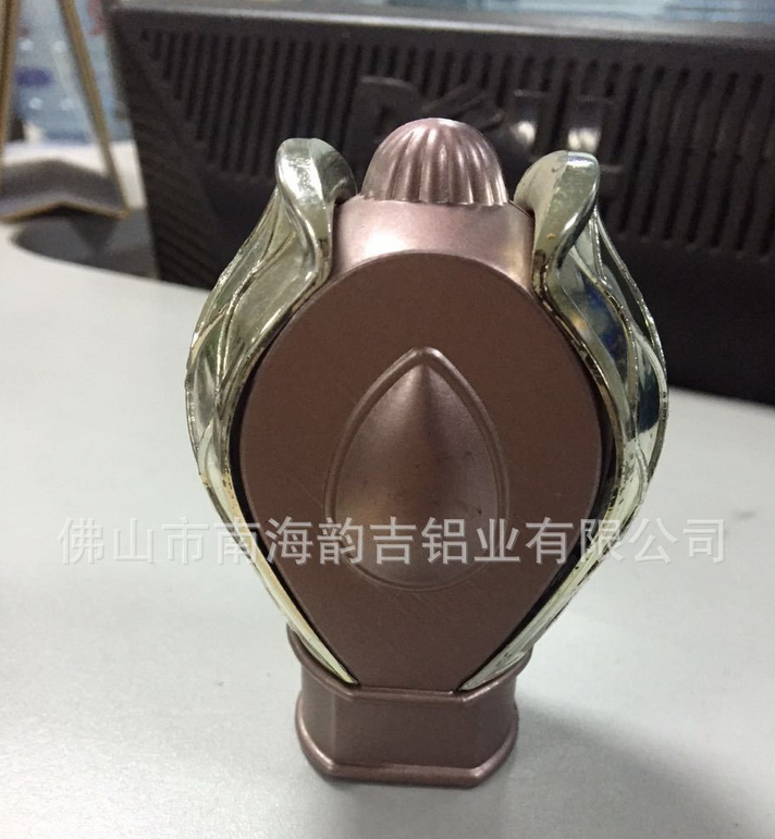 廠家直銷窗簾導(dǎo)軌鋁材