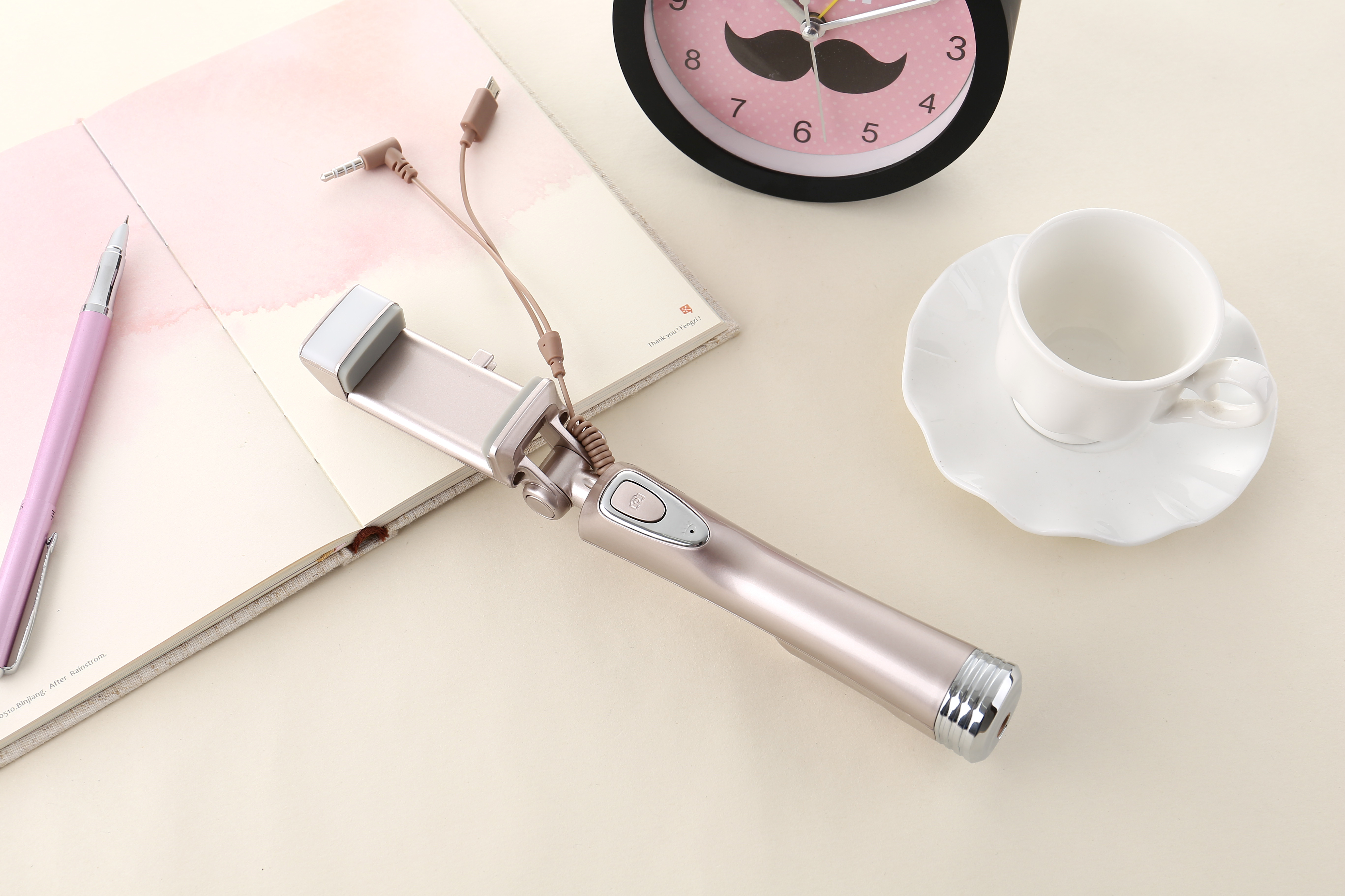 禮品定制自拍桿A3線(xiàn)控補(bǔ)光燈自拍桿