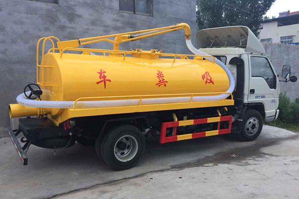 黑龍江吸糞車價格  三輪吸糞車價格
