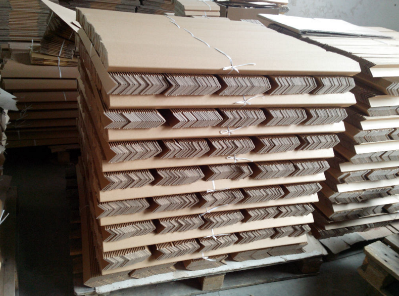 紙護(hù)角?。绦巫o(hù)角　包裝護(hù)角　深圳家具包裝護(hù)角?。绦?0*3多種規(guī)格紙護(hù)角