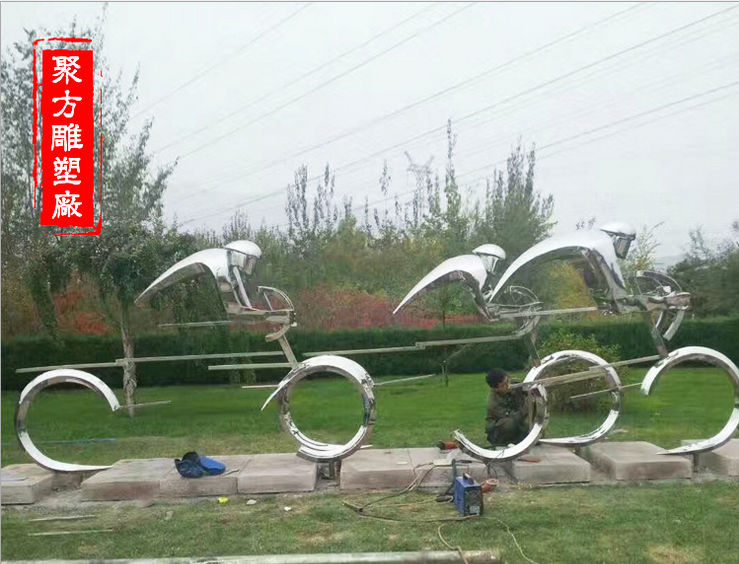 廠家定制廣場擺件人物騎自行車擺件