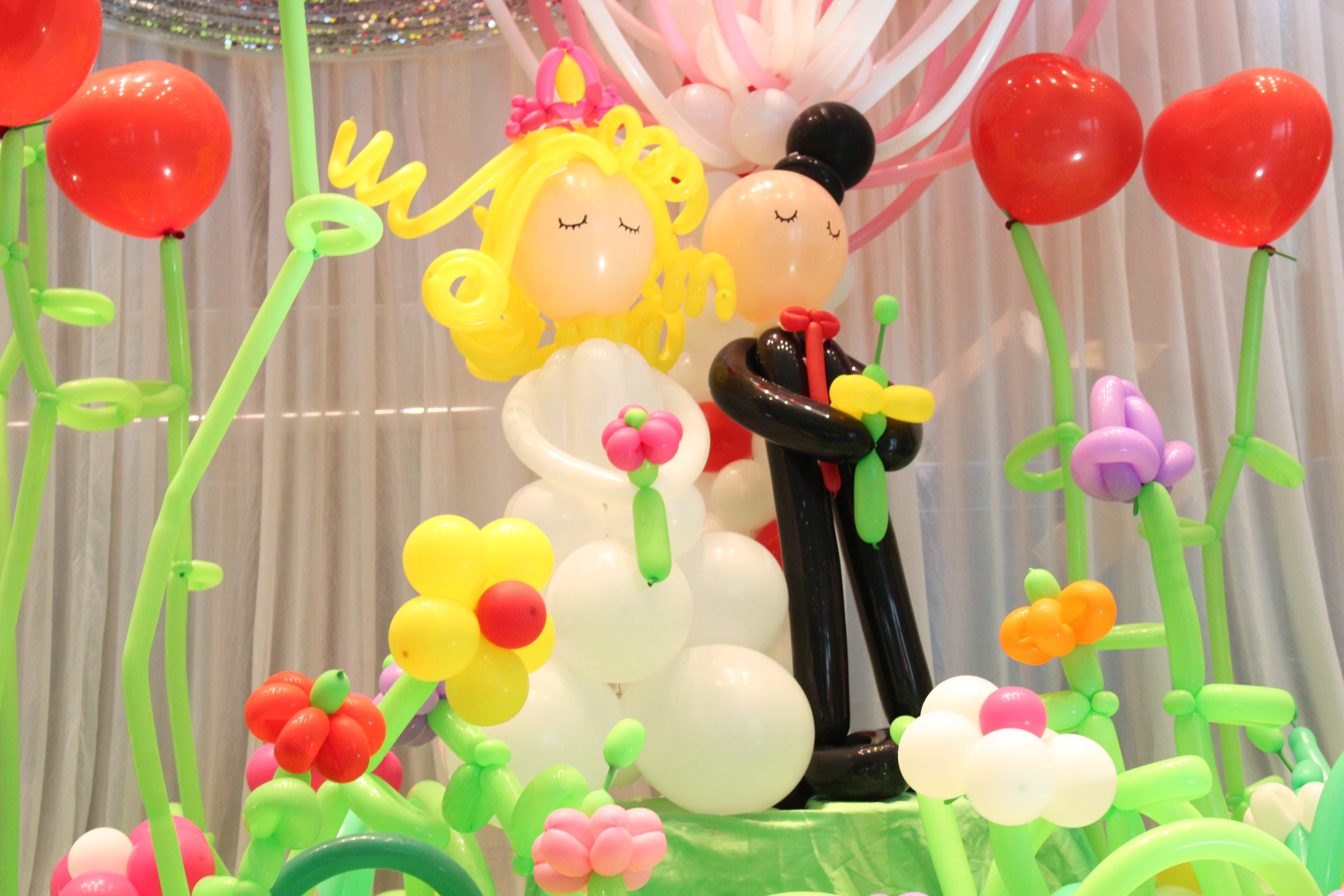 北京婚房氣球婚禮氣球布置@北京婚慶氣球@背景氦氣球放飛