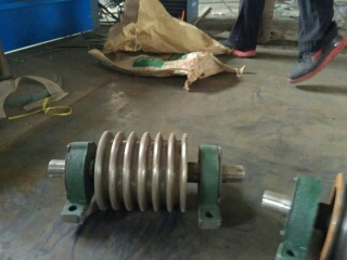 山東養(yǎng)殖設(shè)備刮糞機(jī)清糞機(jī)廠家