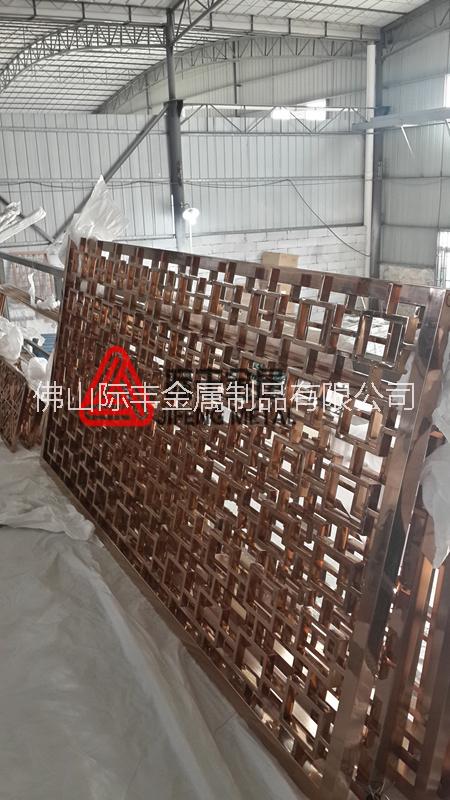 不銹鋼鏤空屏風(fēng)-經(jīng)典不銹鋼屏風(fēng)