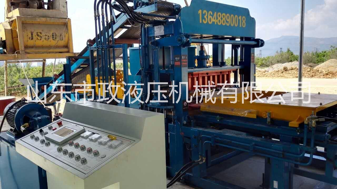 彌勒透水磚機(jī)設(shè)備 彌勒透水磚機(jī)設(shè)備 彩磚機(jī)