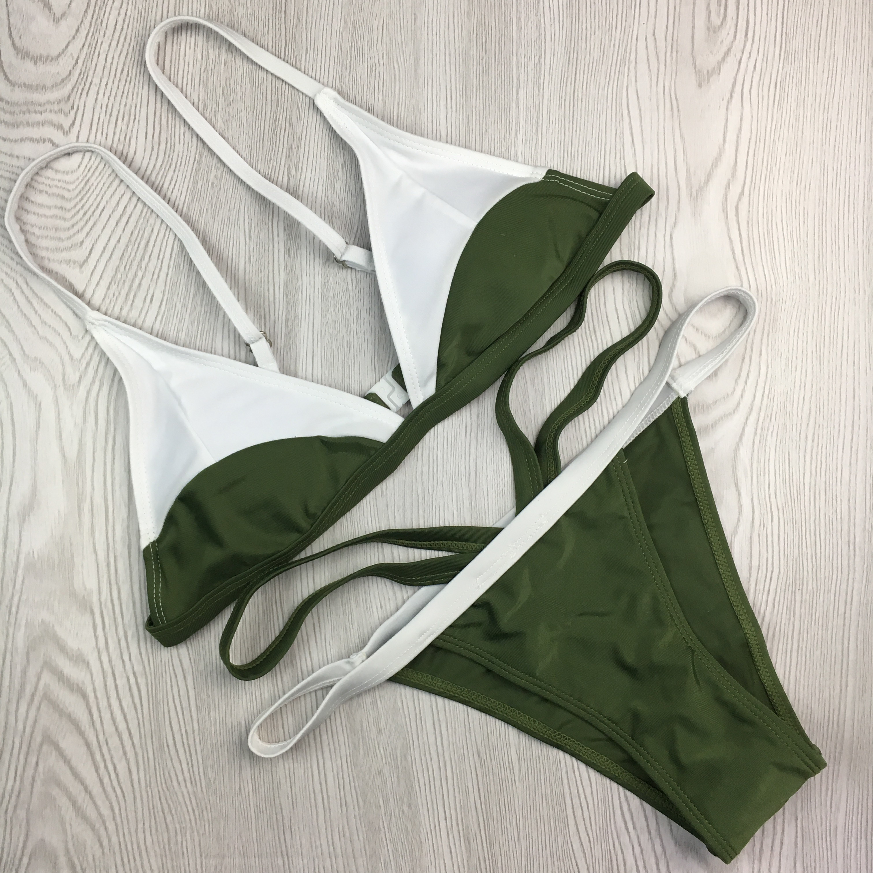 新款歐美沙灘比基尼，拼色綁帶沙灘比基尼，歐美分體沙灘比基尼批發(fā)