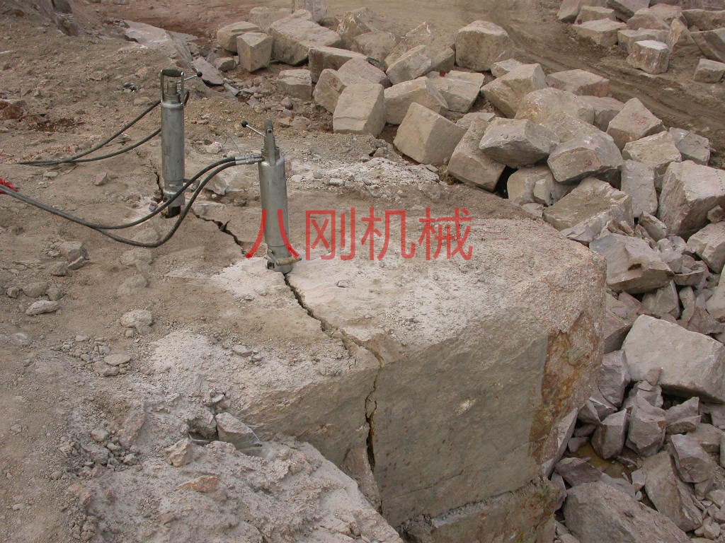 混凝土分裂機(jī)，混凝土破樁分裂機(jī)，支撐梁破除設(shè)備分裂機(jī)