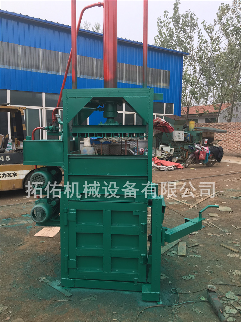 兩項(xiàng)電棉絨液壓打包機(jī)廠家，立式棉絨液壓打包機(jī)供應(yīng)商，棉絨液壓打包機(jī)報(bào)價