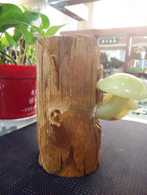 青白玉 筆筒 青白玉*筆筒，工藝品禮品